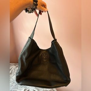 All leather Tory Burch shoulder bag in perfect condition!